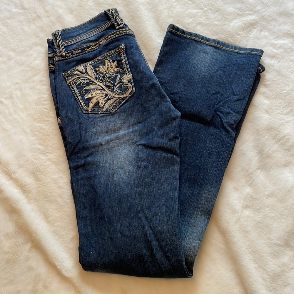 Adikta jeans